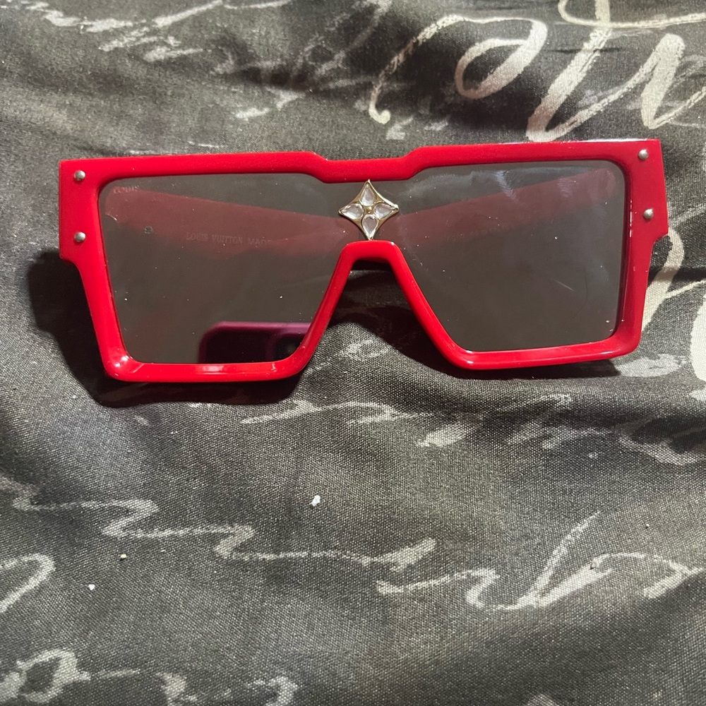 Red cyclone sunglasses